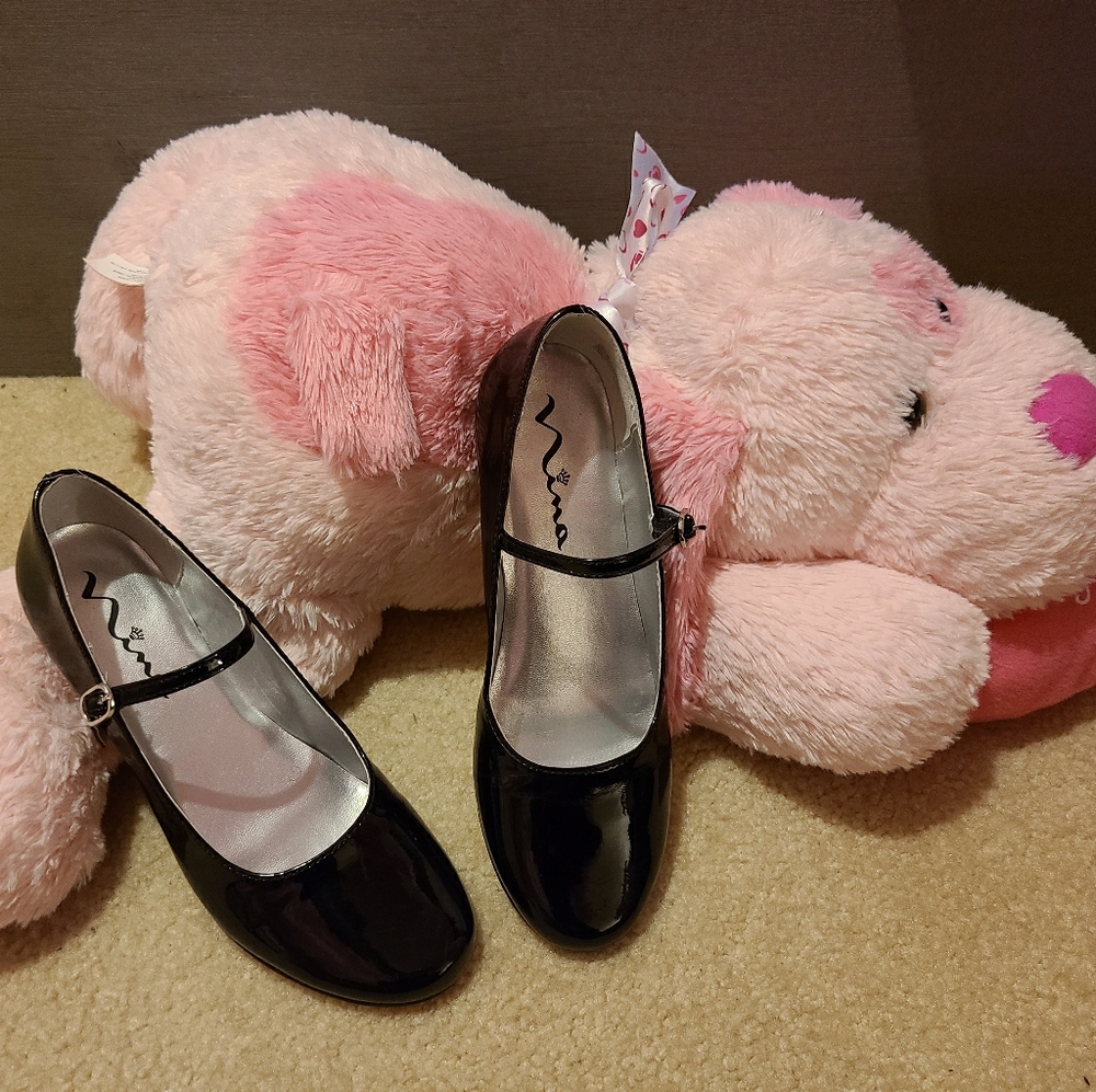 Nina Mary Jane Black Patent w/heel (Big Girl)